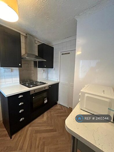 2 Bedroom Flat To Rent In Craster Square, Newcastle Upon Tyne, NE3