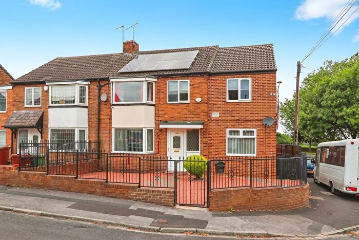 5 Bedroom Semi-Detached House For Sale In St Johns Crescent, Normanton, WF6