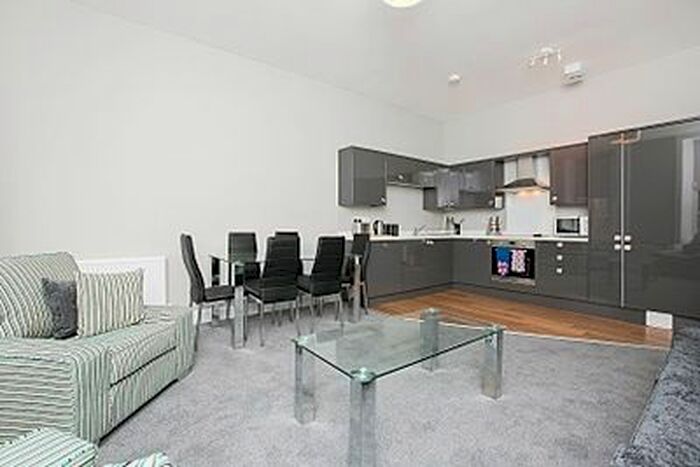 5 Bedroom Flat To Rent In Lothian Street, City Centre, Edinburgh, EH1