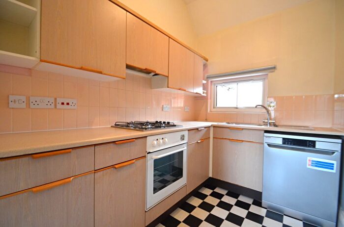 1 Bedroom Flat To Rent In Gresham Road, Staines-Upon-Thames, TW18
