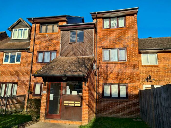 1 Bedroom Flat To Rent In Vellum Drive, Carshalton, SM5