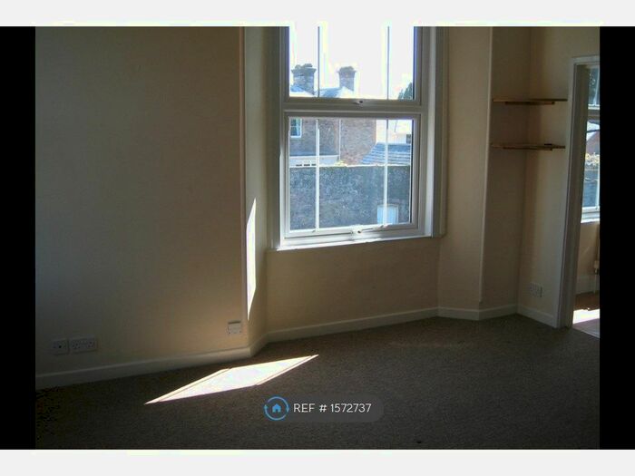 Studio To Rent In Larkspur Court, Staplegrove, Taunton, TA2
