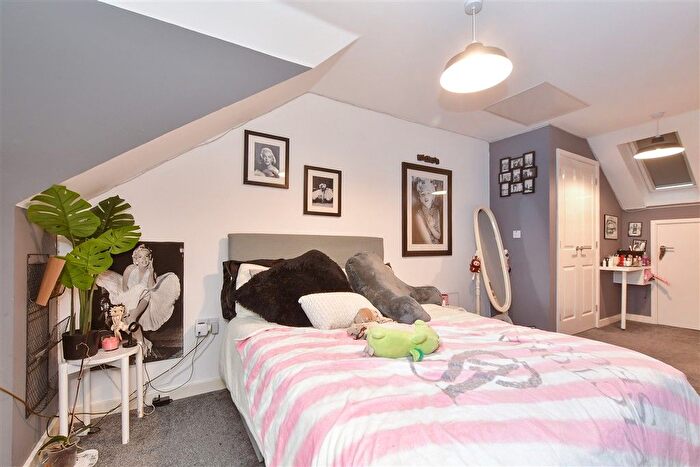 4 Bedroom End Terrace House For Sale In Eton Walk, Folkestone, Kent, CT19