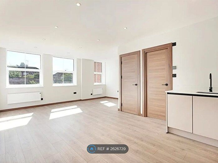 Studio To Rent In Bridge Street, Leatherhead, KT22