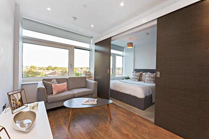 1 Bedroom Flat To Rent In Northpoint, Ewell Road, Surbiton, KT6