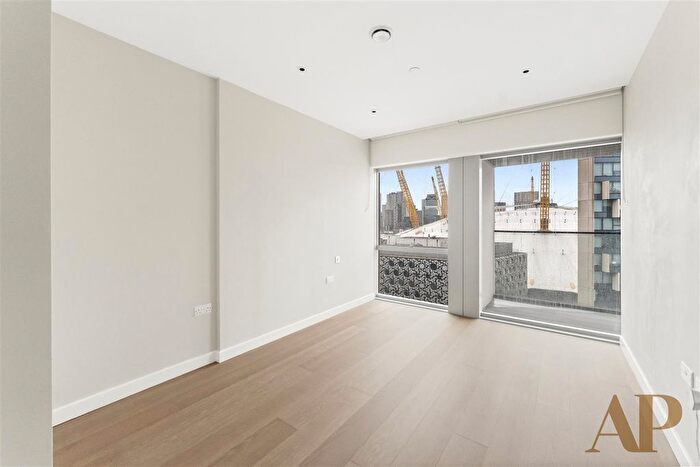 2 Bedroom Flat To Rent In Cutter Lane, London, SE10