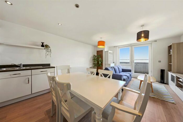 1 Bedroom Flat To Rent In Flowers Close, Dollis Hill, London, NW2