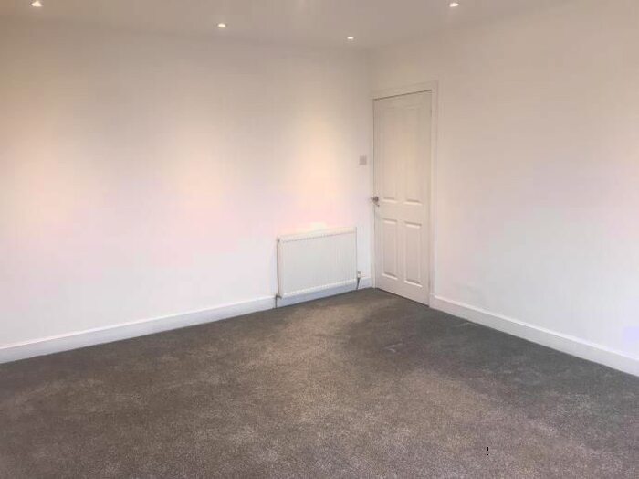 2 Bedroom Flat To Rent In Thurso Crescent, Dundee, DD2