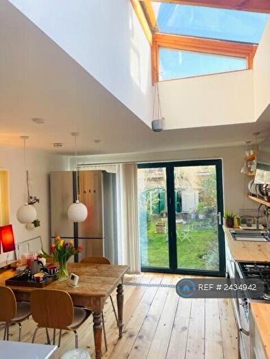 4 Bedroom Semi-Detached House To Rent In Caernarvon Road, Norwich, NR2