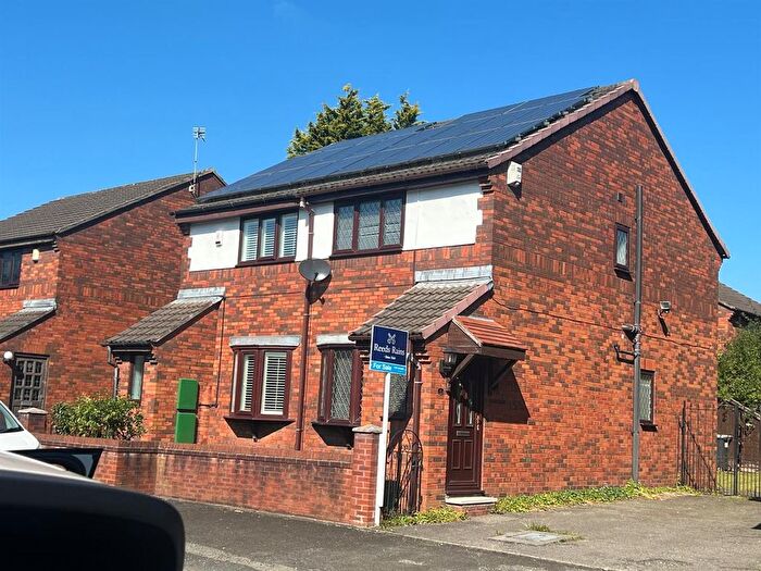 2 Bedroom Semi-Detached House To Rent In Jennings Avenue, Salford, M5
