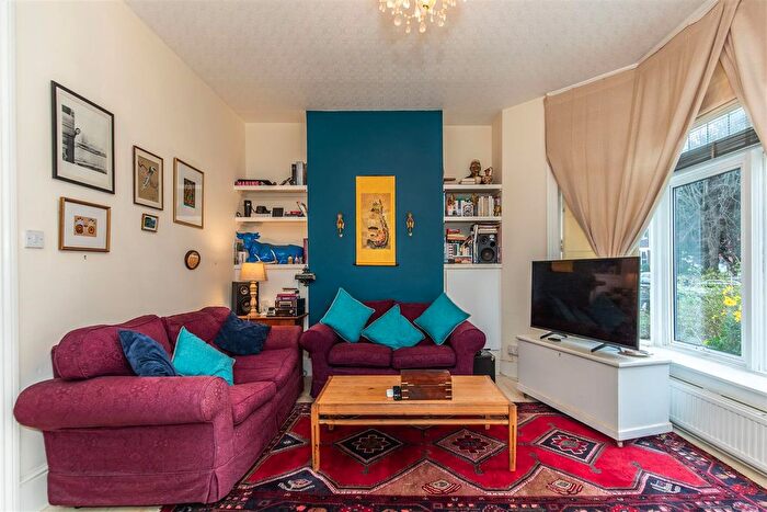1 Bedroom Flat For Sale In Grassington Road, Eastbourne, BN20