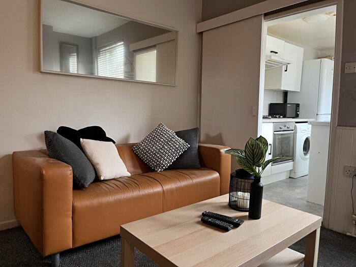 3 Bedroom Terraced House To Rent In Kirkby St // Bed // Ensuite // Aug, LN5