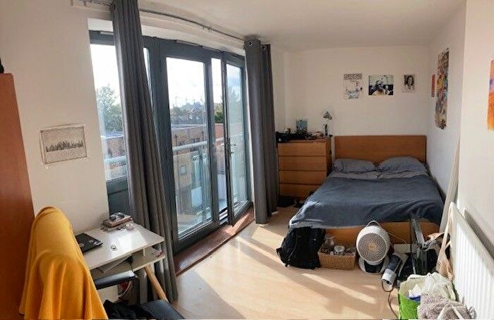 3 Bedroom Flat To Rent In Wedmore Street, Holloway, Islington, North London, N19