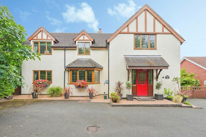 5 Bedroom Detached House For Sale In Wilnecote House Drive, Wilnecote, Tamworth, B77