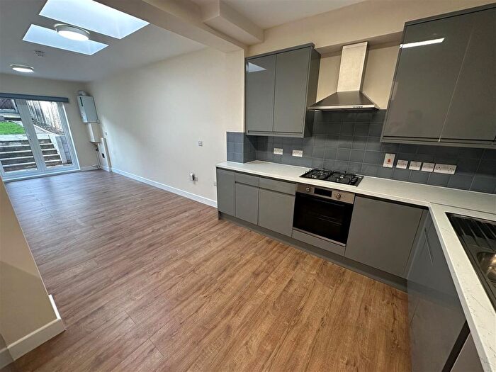 4 Bedroom Property To Rent In The Ridgeway, London, NW9