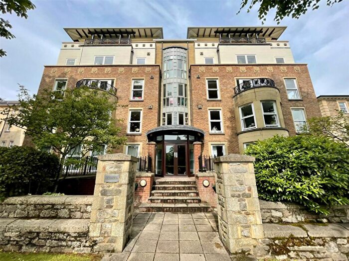 3 Bedroom Apartment To Rent In Clifton, The Avenue, BS8