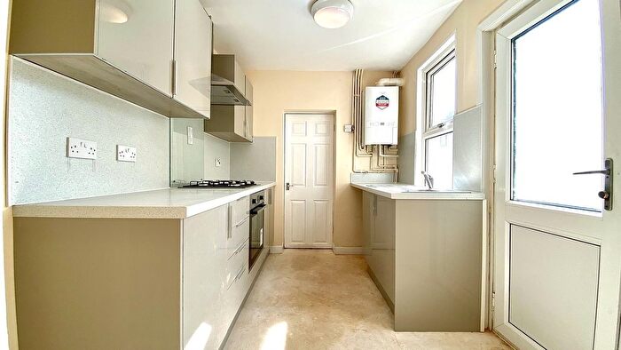 3 Bedroom Terraced House To Rent In St Johns Road, Gillingham, ME7