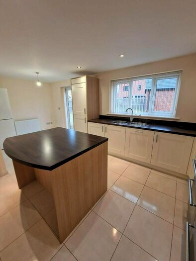 6 Bedroom Detached House To Rent In Humbleton Road, Newcastle Upon Tyne, NE13