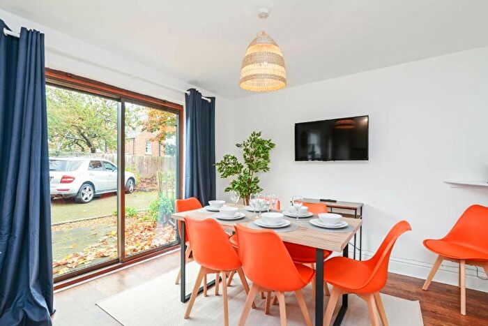 Detached House For Sale In Freehold Hmo Properties, DE22