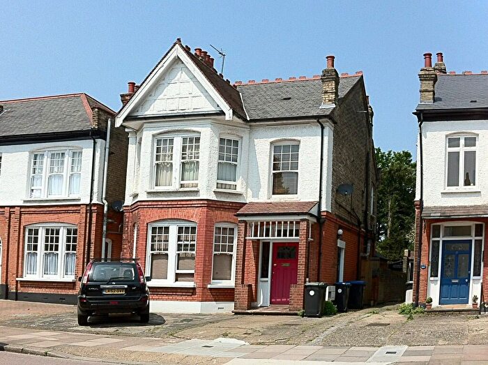 2 Bedroom Apartment To Rent In Selborne Road, Southgate, N14