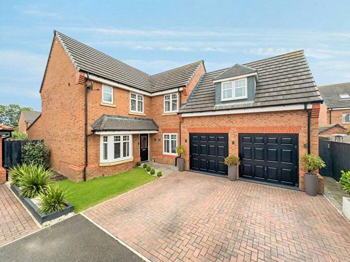 5 Bedroom Detached House For Sale In Drift Court, Pontefract, WF8