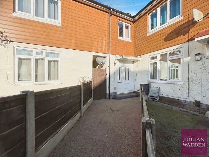 3 Bedroom Terraced House To Rent In Woodgate Close, Bredbury, Stockport, SK6