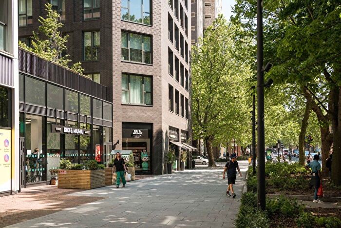 2 Bedroom Flat To Rent In Walworth Road, London, SE17