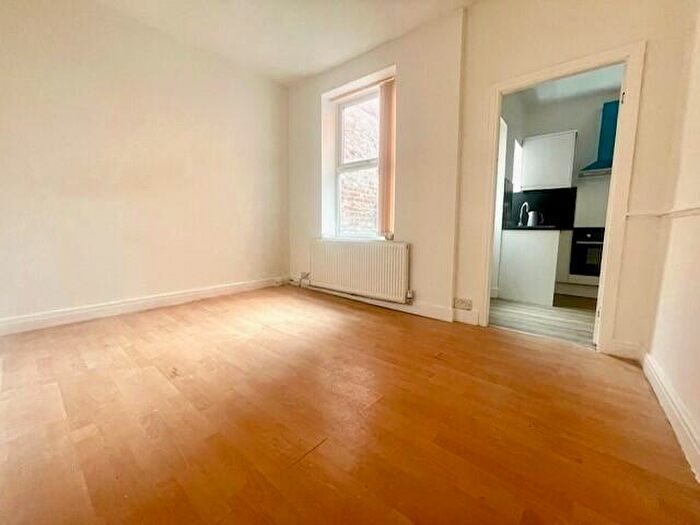 1 Bedroom Flat To Rent In Cross Lane, Radcliffe, M46