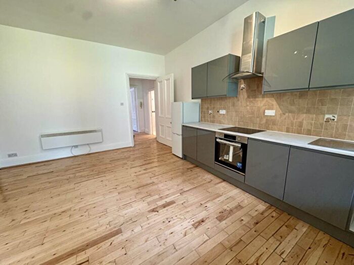 1 Bedroom Flat To Rent In Woodleigh Hall Mews, Knott Lane, Rawdon, LS19