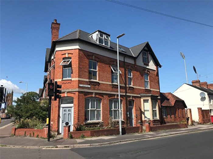 2 Bedroom Flat To Rent In Freemantle House, Priory Avenue, Taunton, Somerset, TA1