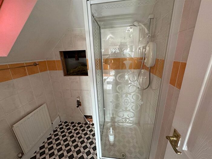 Studio To Rent In Cowley Hill, Borehamwood, WD6