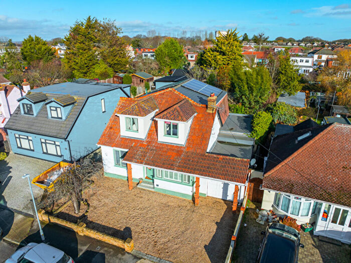 6 Bedroom Detached House For Sale In Park Road, Benfleet, SS7