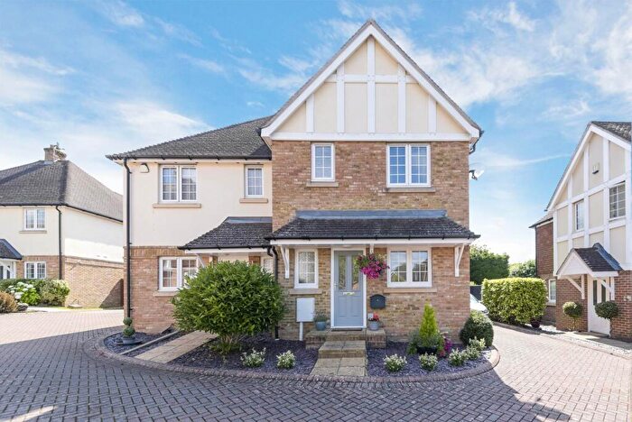 3 Bedroom Semi-Detached House To Rent In Willow Close, Banstead, SM7