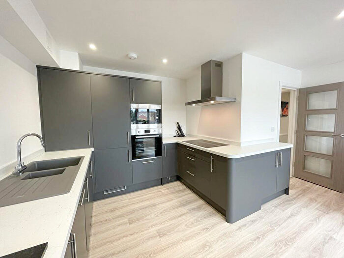 2 Bedroom Apartment To Rent In Main Road, Hockley, SS5