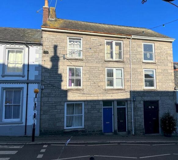 5 Bedroom Property To Rent In Lower Market Street, Penryn, TR10