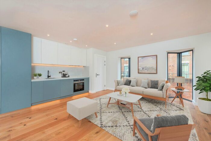 3 Bedroom End Of Terrace House To Rent In Waterloo Place, Richmond, TW9