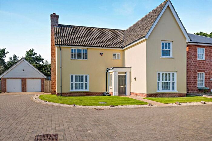 4 Bedroom House For Sale In Goldfinch Close, Wymondham, Norfolk, NR18
