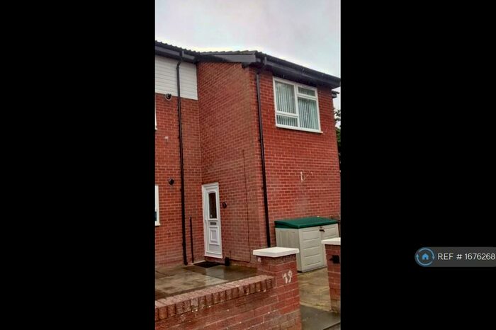 2 Bedroom Flat To Rent In Crosby, Liverpool, L23