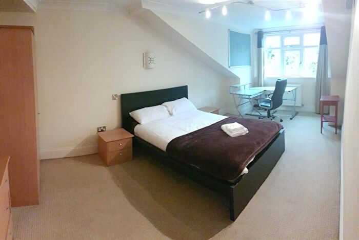 10 Bedroom House To Rent In Kingswood Road, Manchester, M14