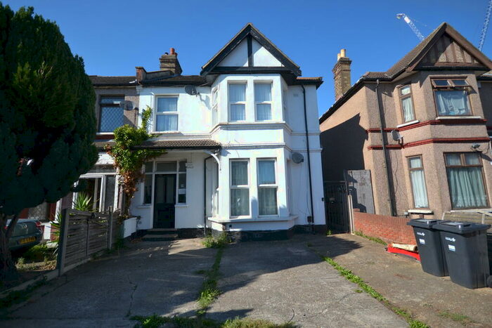 1 Bedroom Flat To Rent In Ashgrove Road, Ilford, IG3