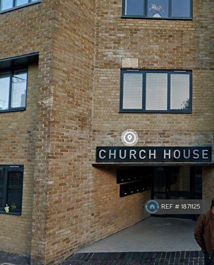 2 Bedroom Flat To Rent In Church Street, Ware, SG12