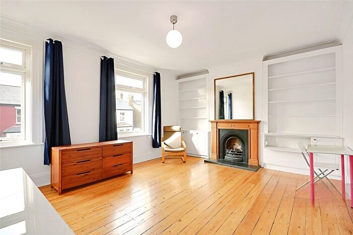 2 Bedroom Flat To Rent In Clifden Road, Brentford, TW8