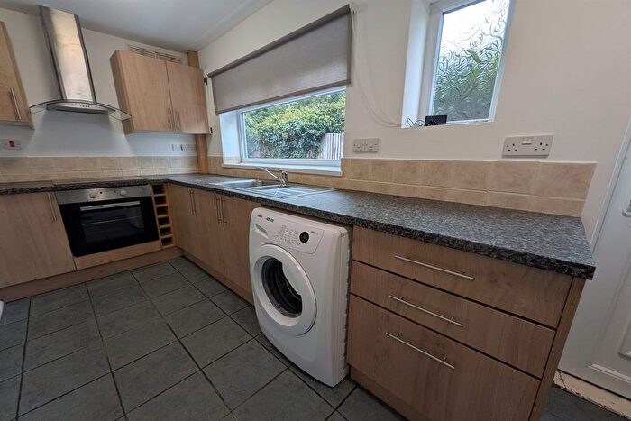 3 Bedroom Semi-Detached House To Rent In Larchdene Avenue, Wollaton, NG8