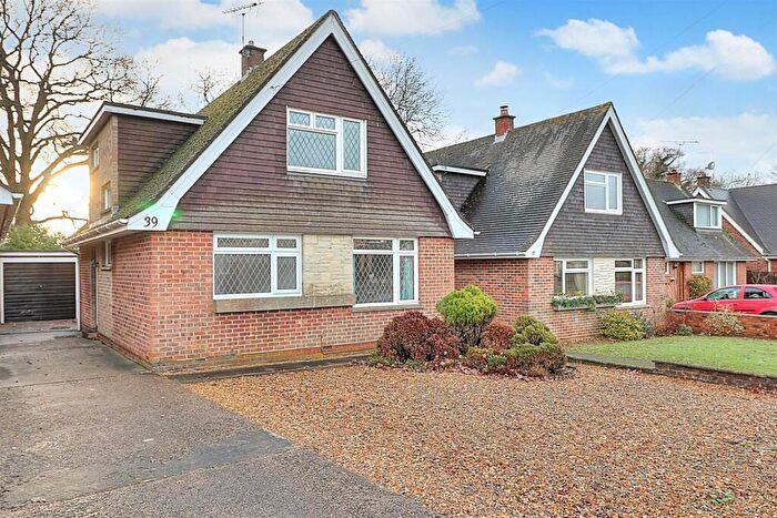 3 Bedroom Chalet To Rent In Corinthian Road, Scantabout, Chandlers Ford, SO53