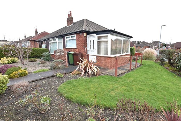 2 Bedroom Bungalow For Sale In Field End Crescent, Leeds, West Yorkshire, LS15