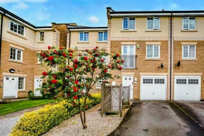 4 Bedroom Terraced House To Rent In Annie Smith Way, Birkby, Huddersfield, West Yorkshire, HD2