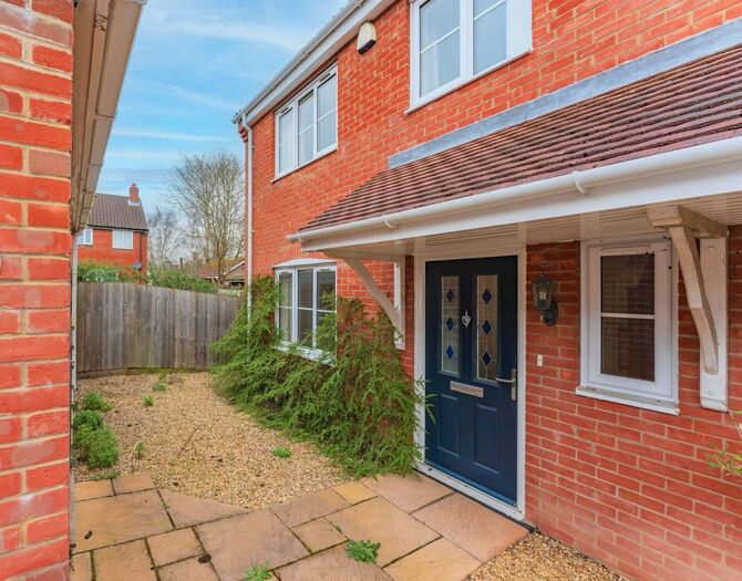 3 Bedroom Semi-Detached House For Sale In Granary Close, Hockering, Dereham, NR20
