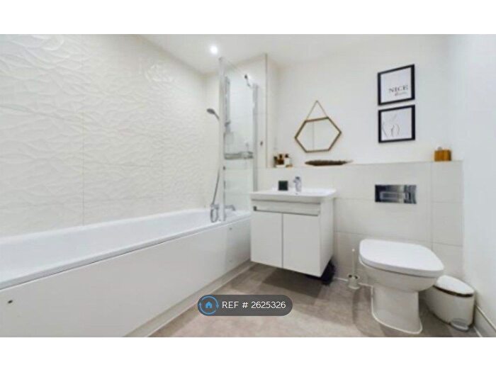 2 Bedroom Flat To Rent In Bridgecroft House, Deepcut, Camberley, GU16