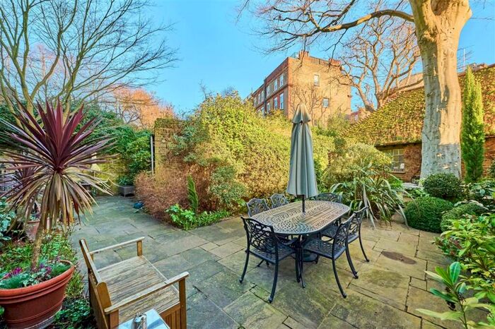 2 Bedroom Flat To Rent In The Boltons, SW10