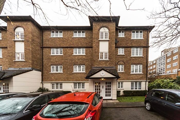 2 Bedroom Flat To Rent In Selhurst Close, London, SW19